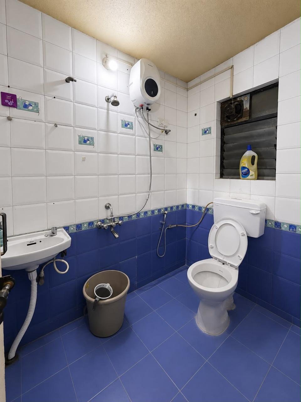 Clean Attached Bathroom & Washbasin